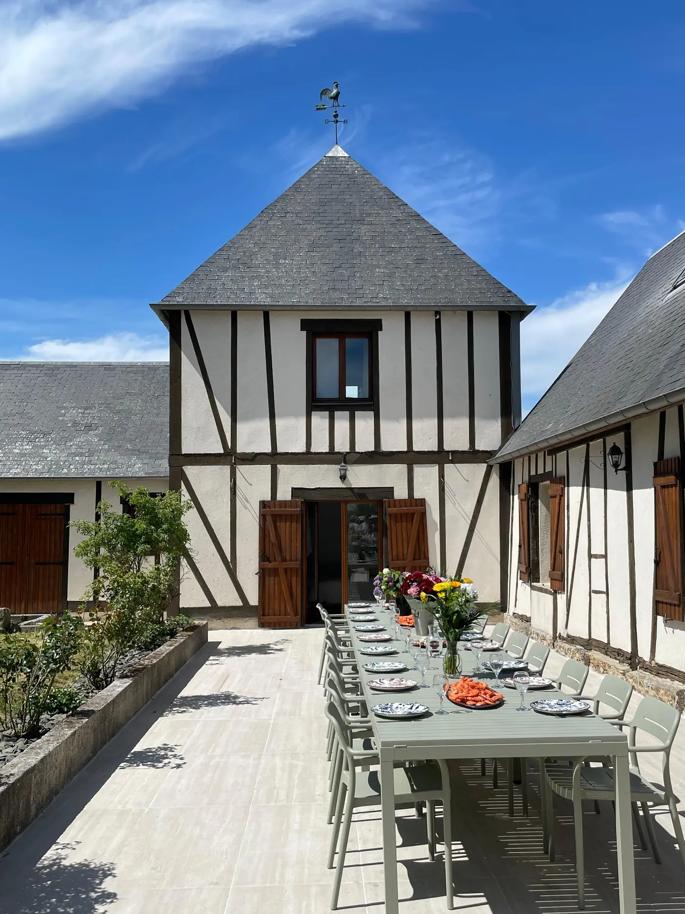 L'extérieur de la maison, La Villa Club One, Mesnil-en-Ouche, Normandie