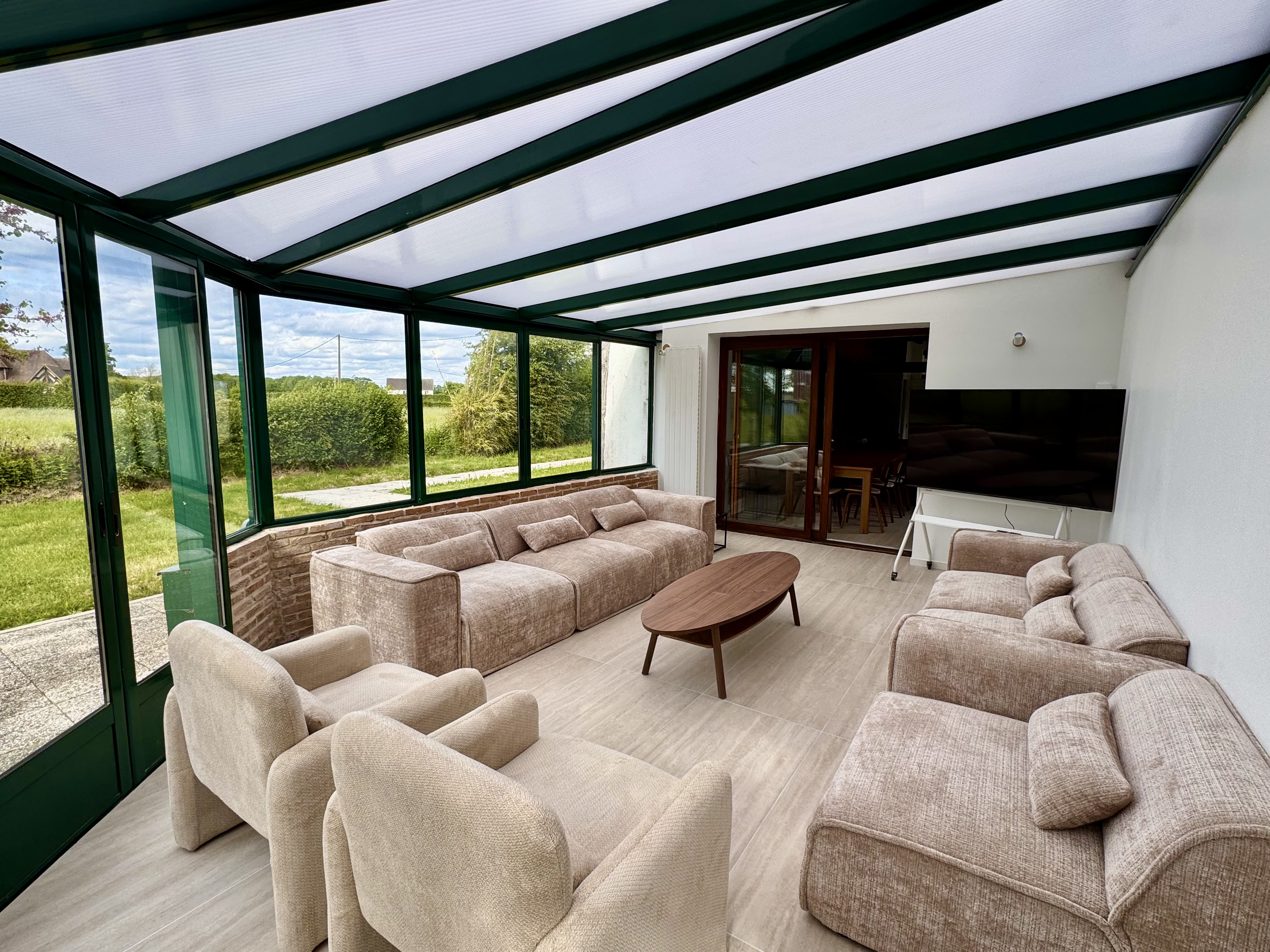 Le salon, La Villa Club One, Mesnil-en-Ouche, Normandie